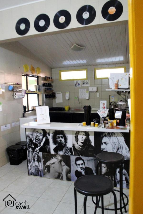 Casa Swell Hostel Фернанду ди Нороня Екстериор снимка