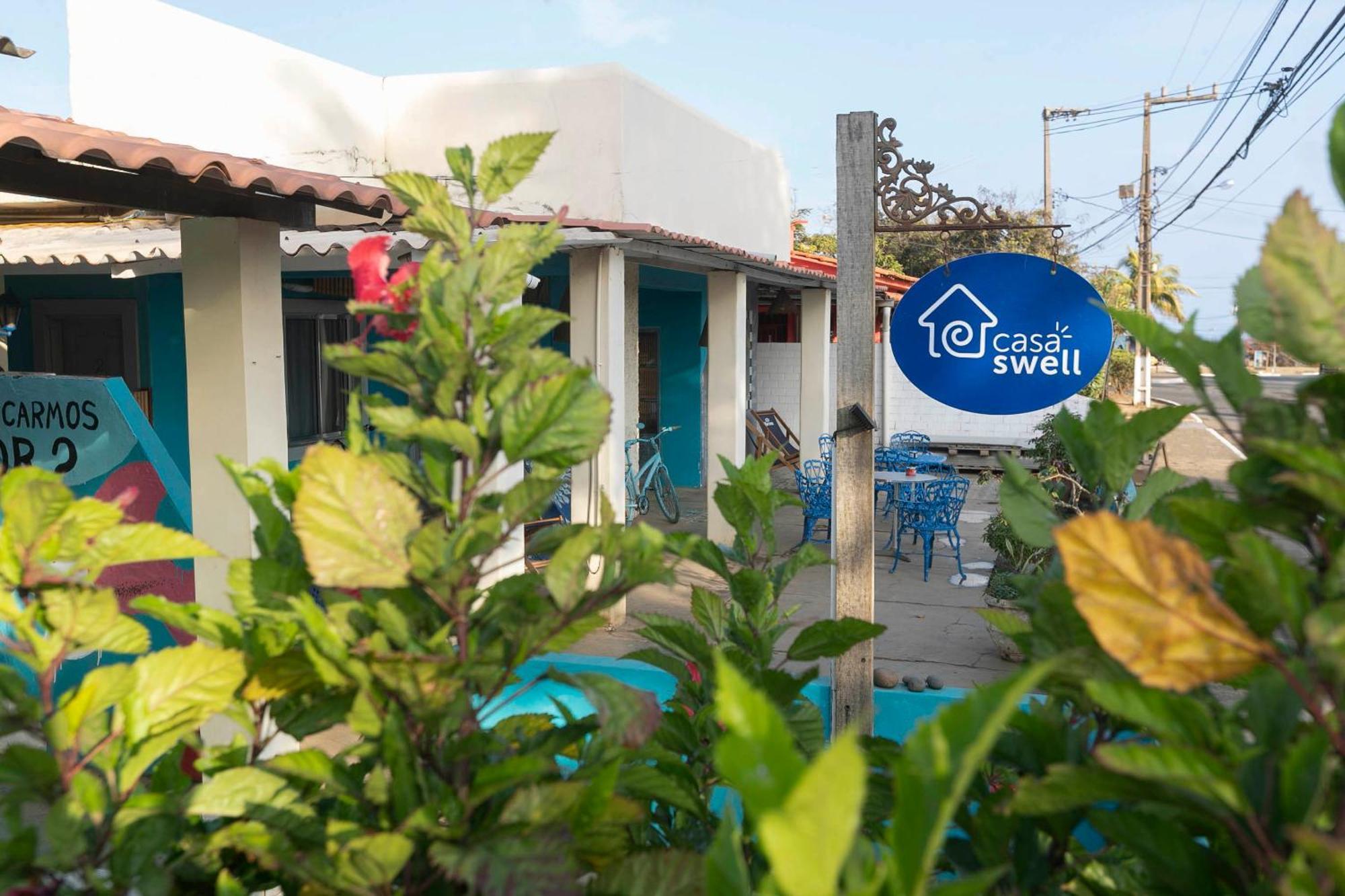 Casa Swell Hostel Фернанду ди Нороня Екстериор снимка